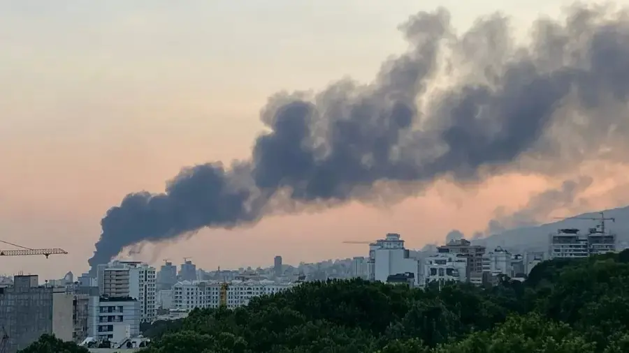 Imagens do ataque israelense contra a sede da TV pública iraniana
