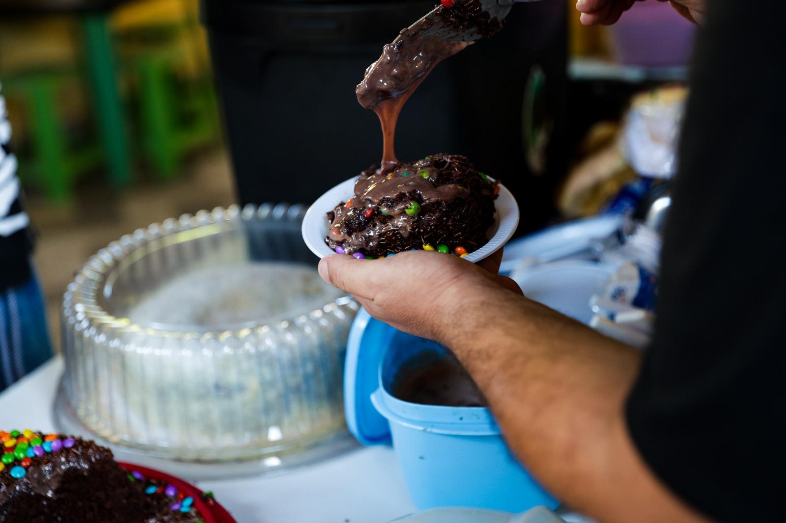 Tamanho da fatia e suculência do bolo conquistam clientes