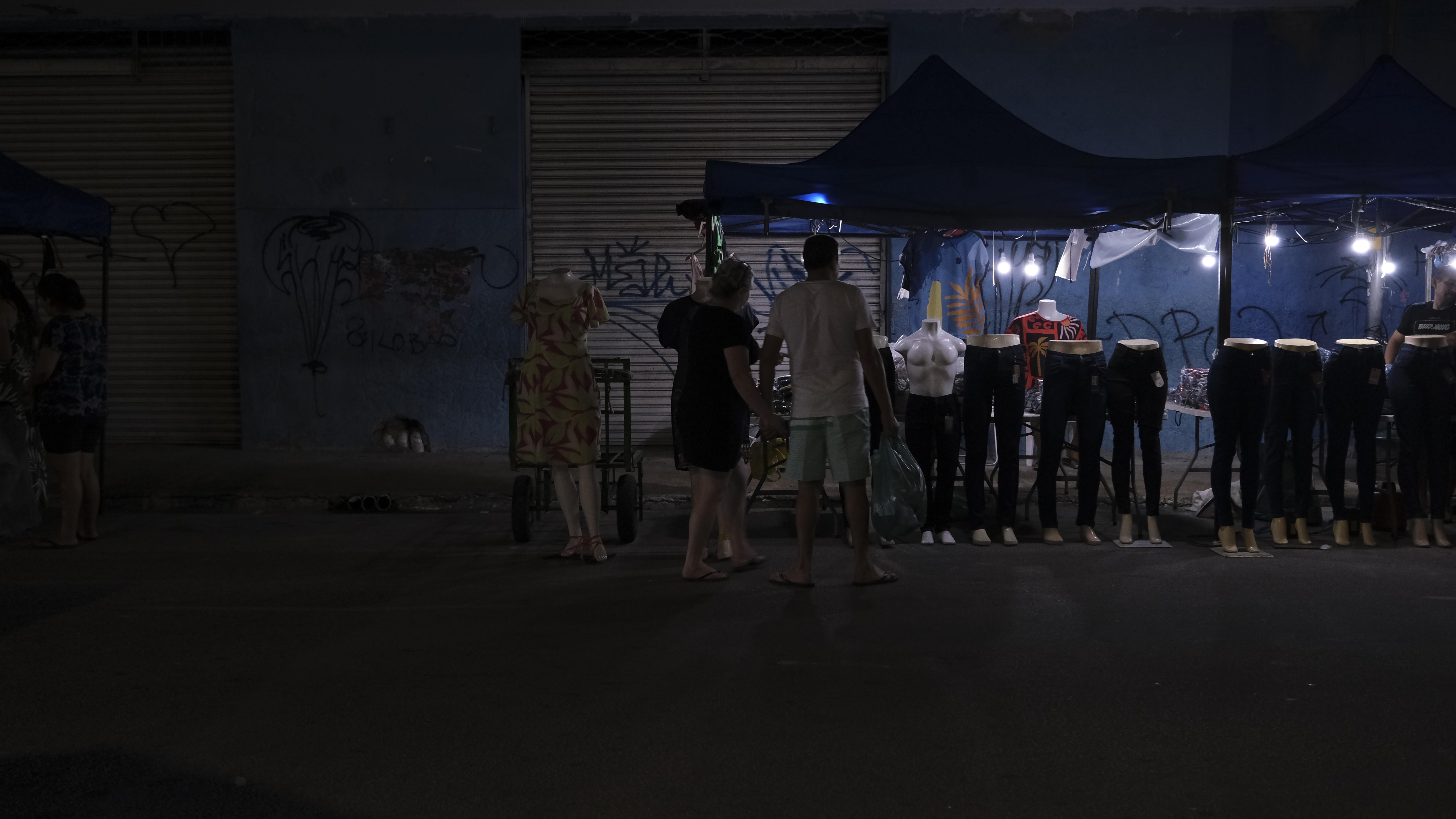 Movimentação da Feira da Madrugada 