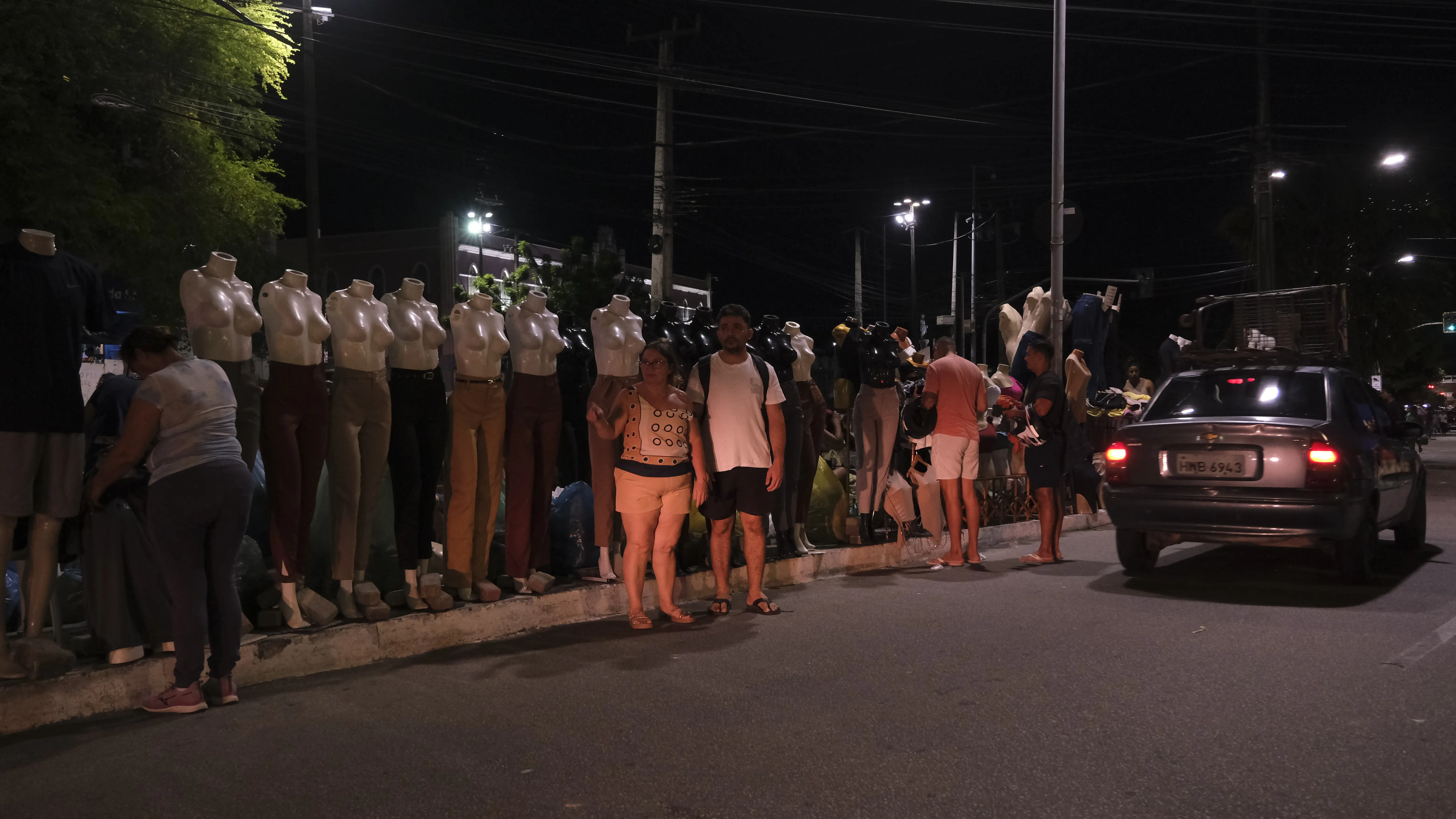 Trânsito dificultado durante a Feira da Madrugada