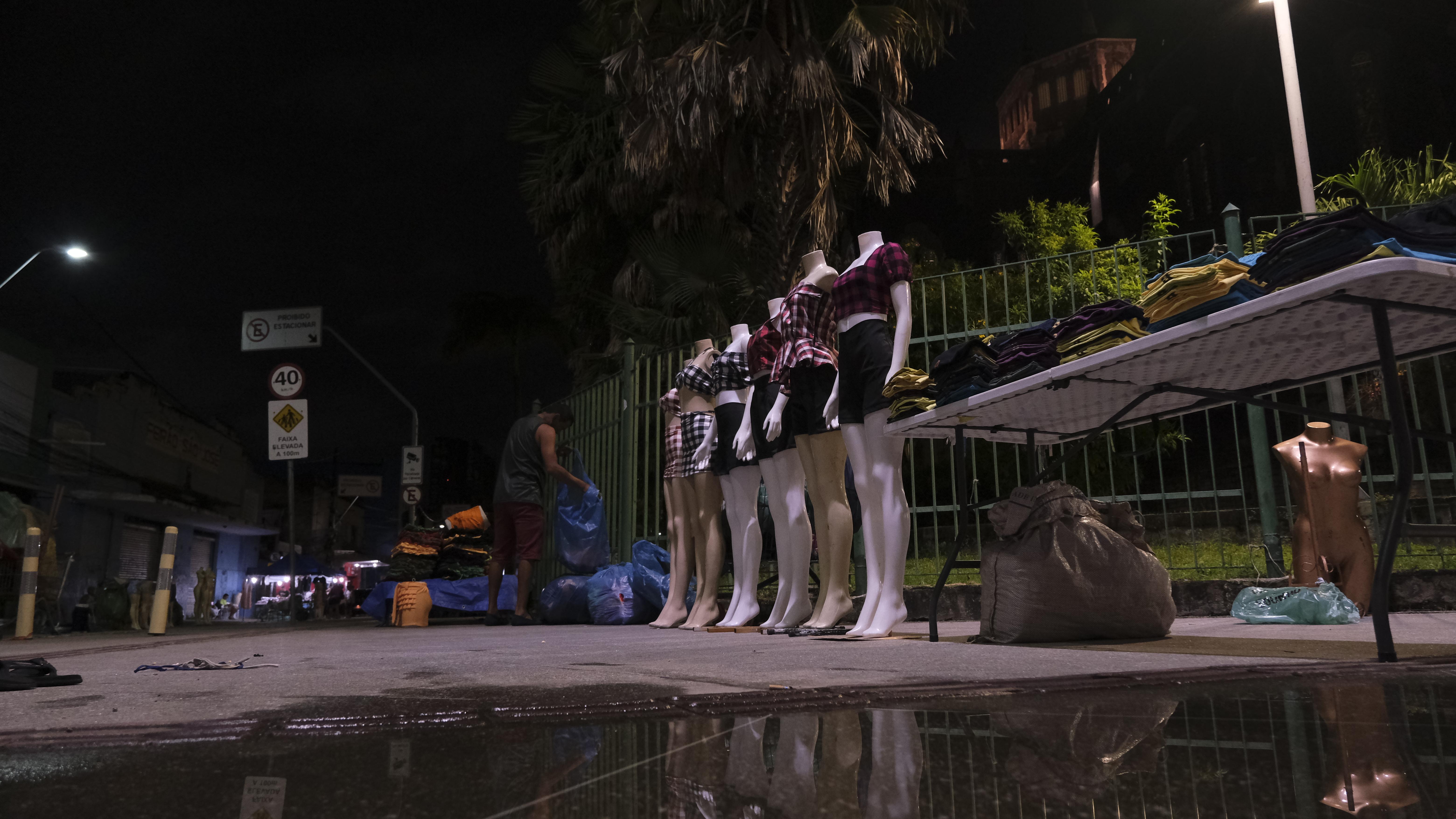 Lixo na Feira da Madrugada