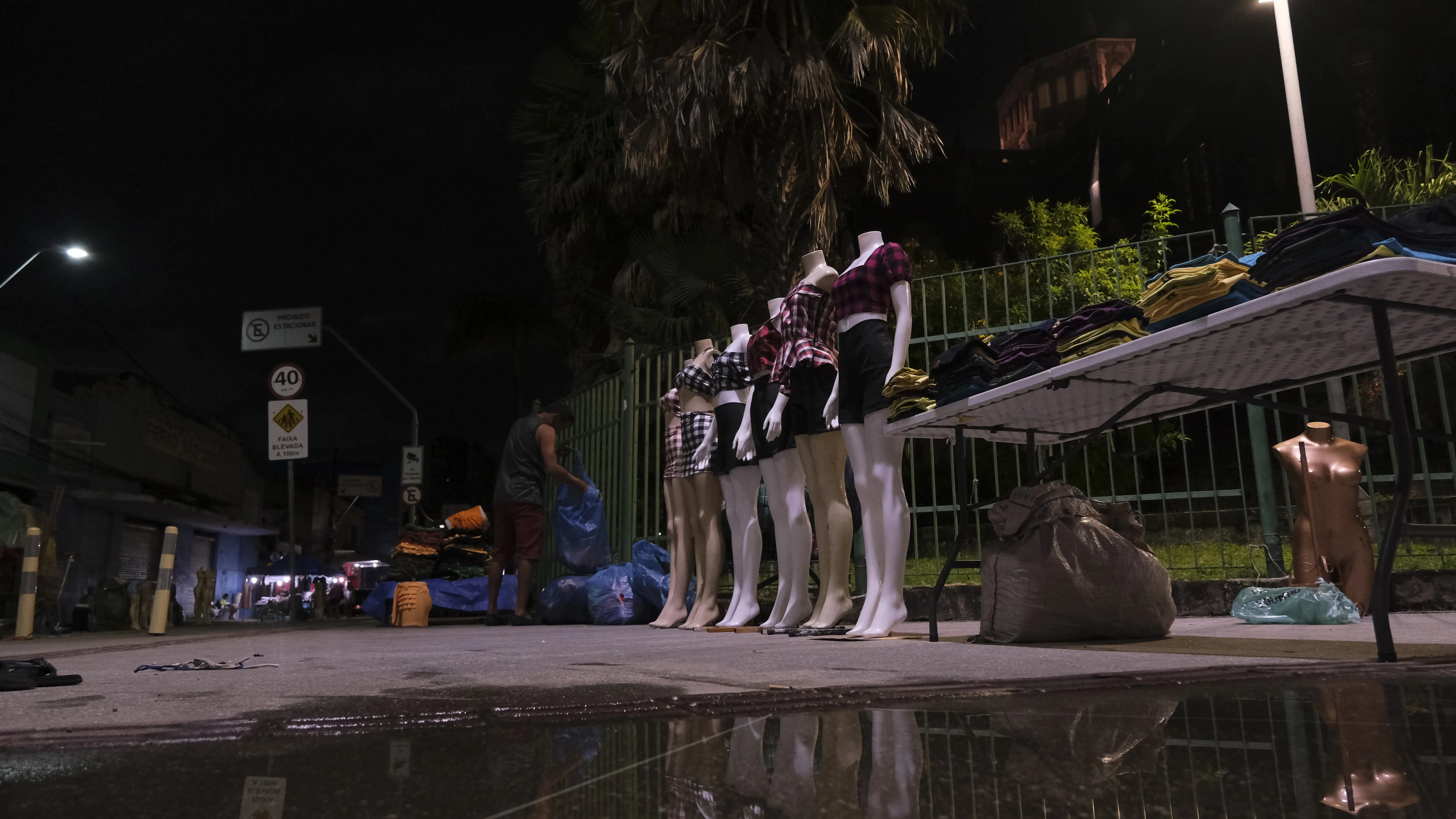 Lixo na Feira da Madrugada