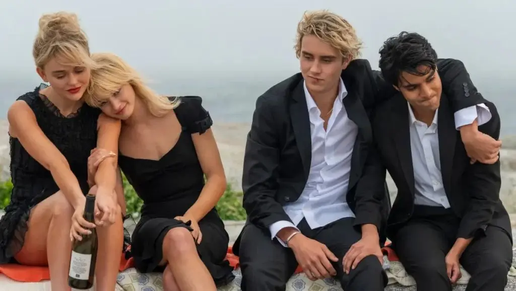 Imagem da série Mentirosos da Prime Video com os personagens de Cadence, Mirren, Johnny e Gat