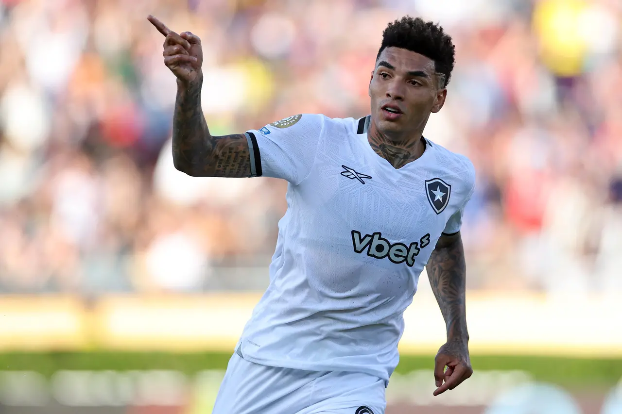 Igor Jesus comemorando gol contra o PSG pelo Mundial de Clubes