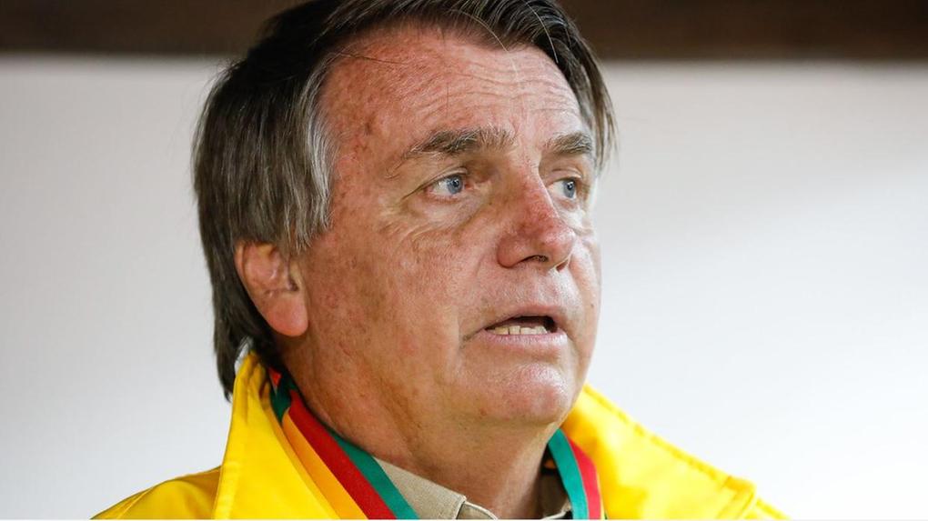 Bolsonaro passou mal durante agenda em Goiás e passará por bateria de exames