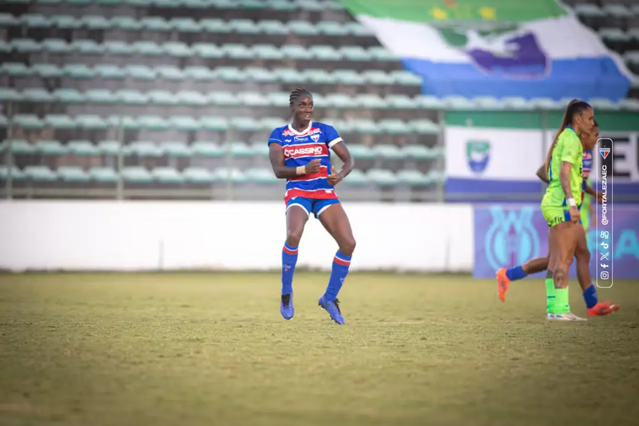 Atleta do Fortaleza comemora gol contra o Minas Brasília-DF