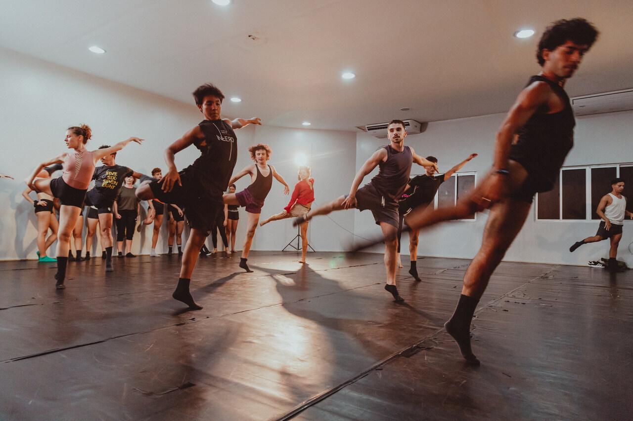 Cada turma possui 30 alunos e curso tem duração de dois anos