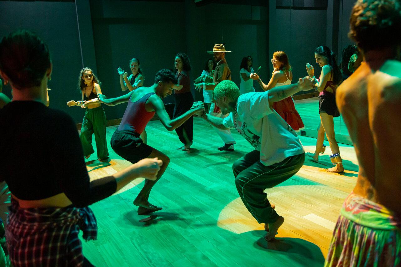 Aulas vão de danças clássicas a modernas