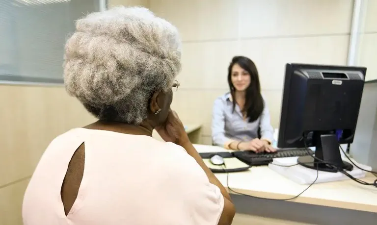 Beneficiários do BPC incluem pessoas acima de 65 anos e pessoas com deficiência permanente