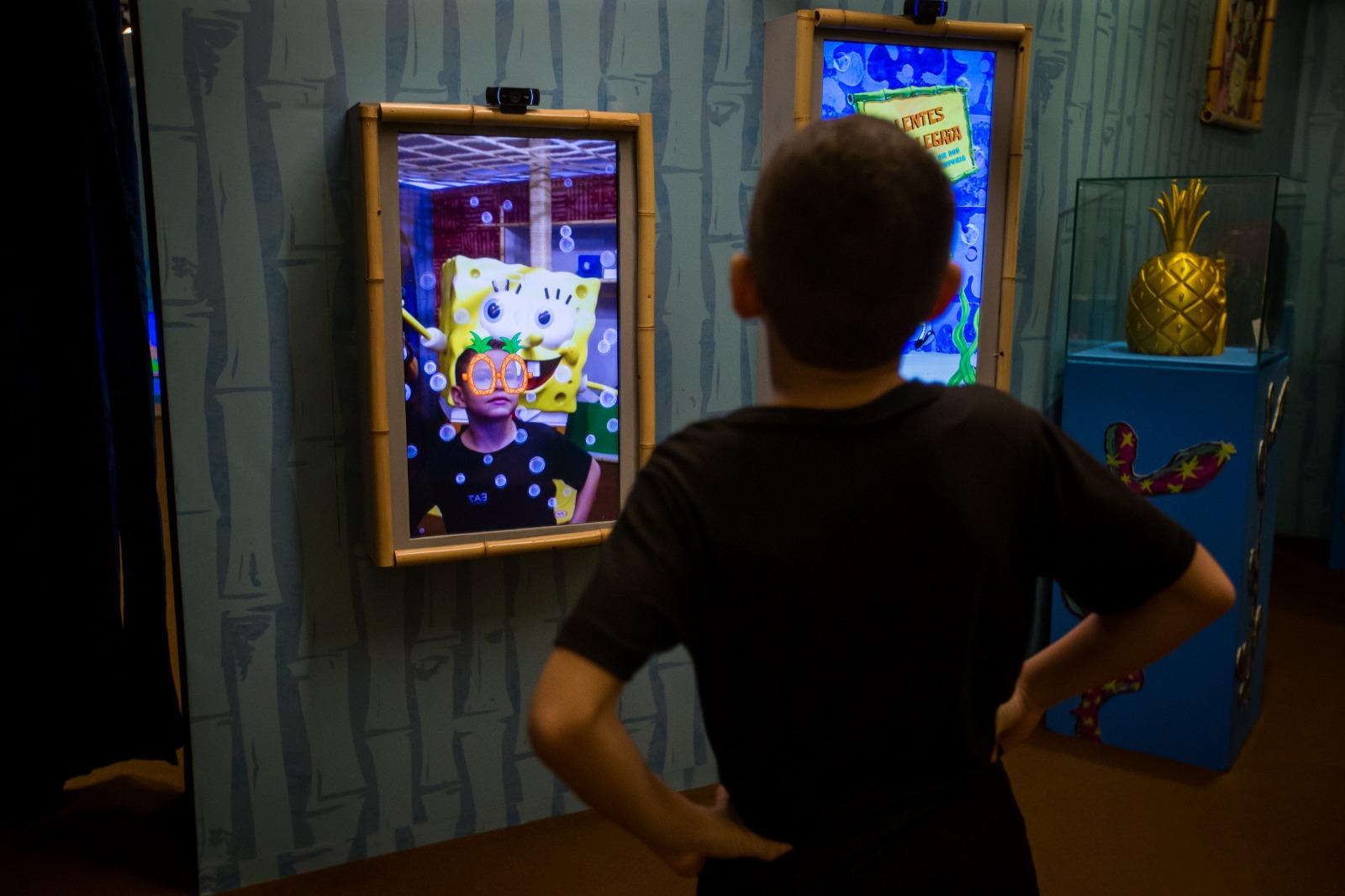 Em cada sala é possível interagir com objetos e fazer fotos para levar de lembrança