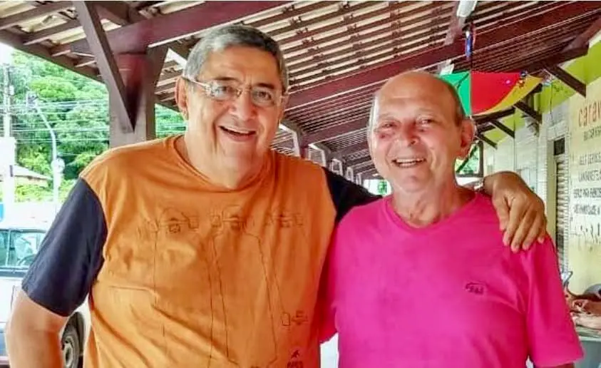 Foto de Wilton Bezerra e Vila Nova, ex-jogador e árbitro de futebol.