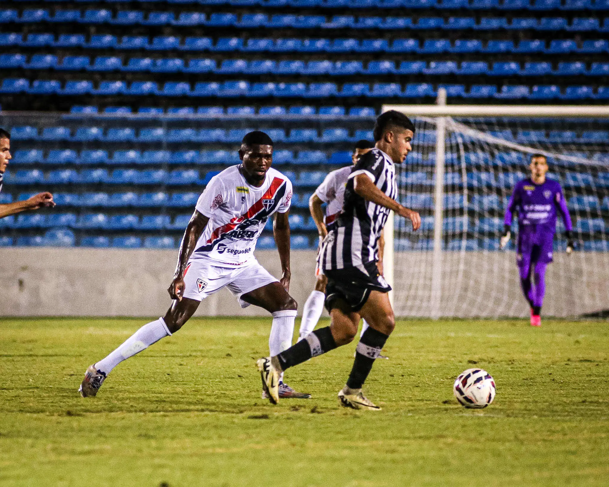 Ferroviário jogando contra o Treze