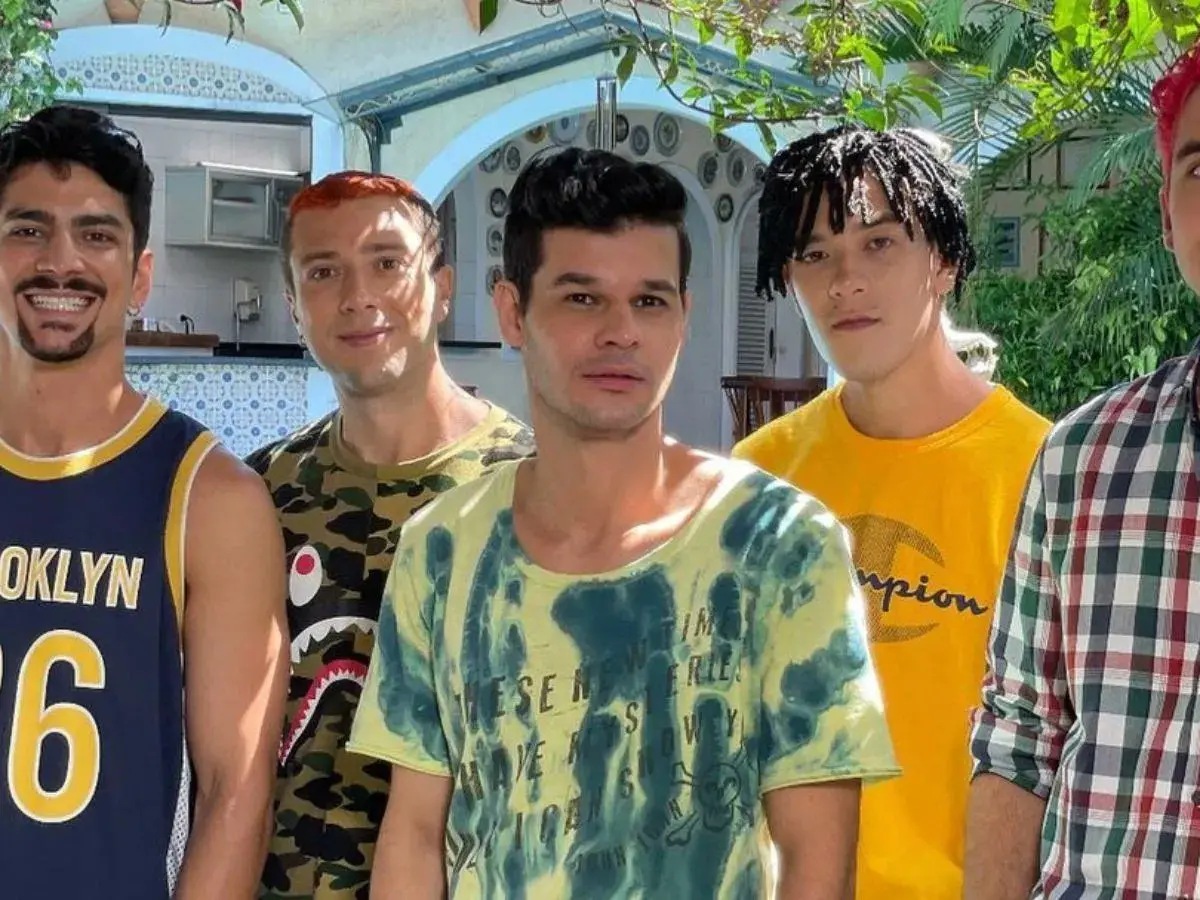 O filme conta a trajetória do grupo Mamonas Assassinas