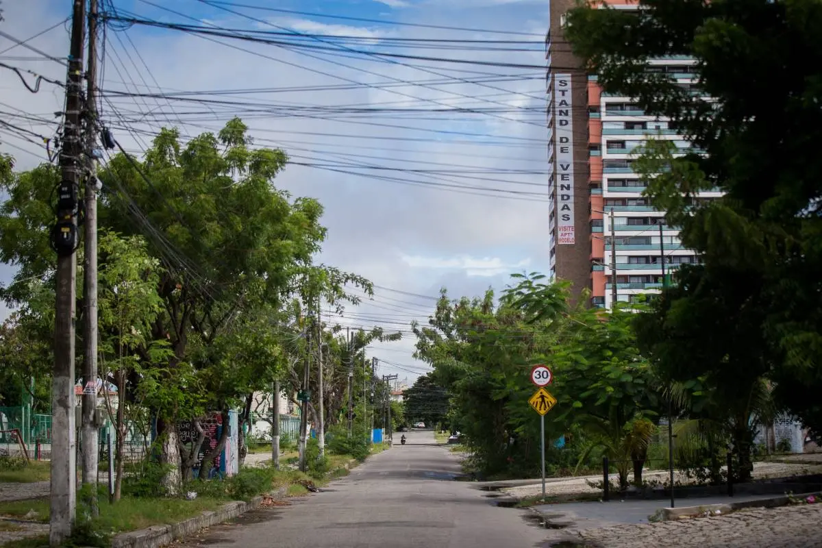 Imagem da Avenida dos Flamboyants, no bairro Cocó, em Fortaleza