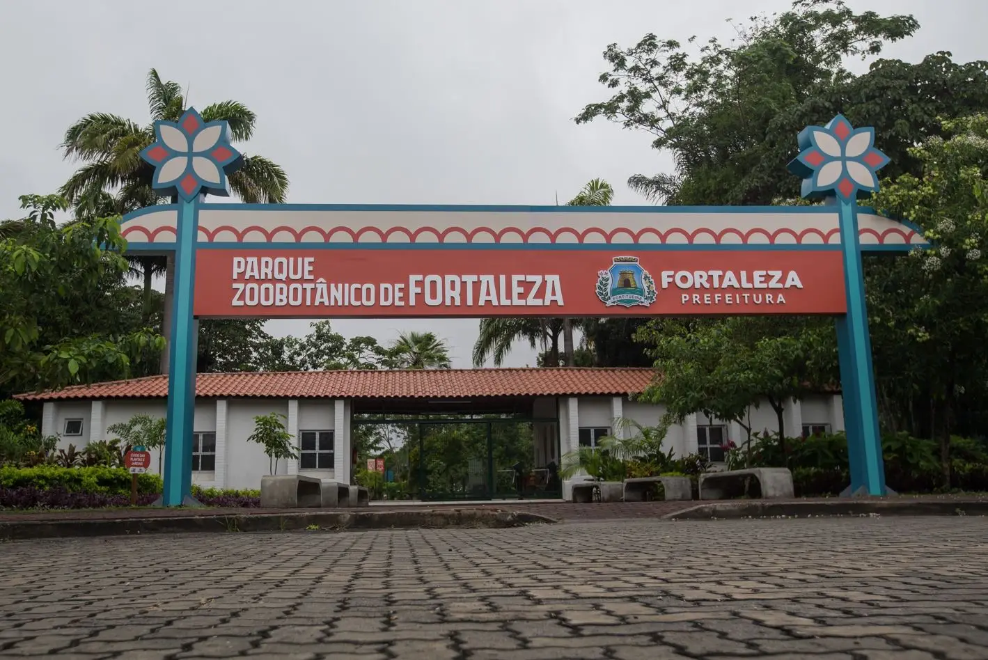 foto da nova fachada do zoológico de Fortaleza