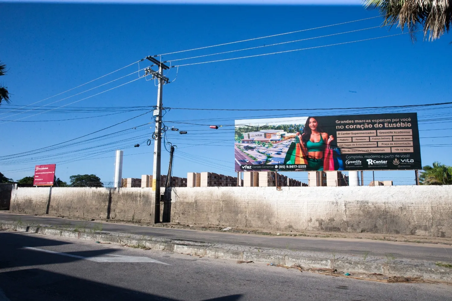 Ruas e avenidas do Eusébio estão recebendo obras de novos pátios comerciais