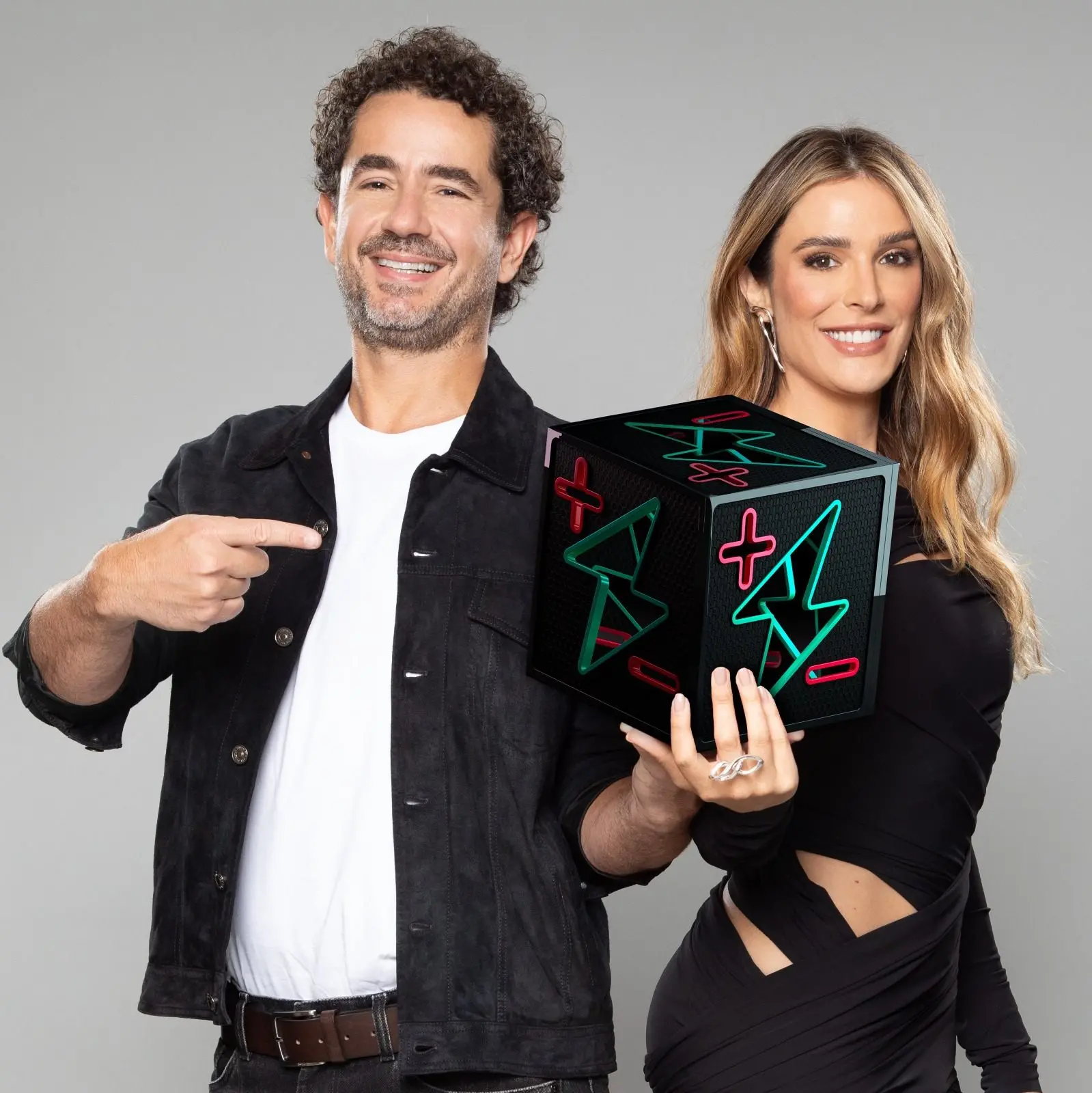 Os apresentadores Rafa Brites e Felipe Andreoli