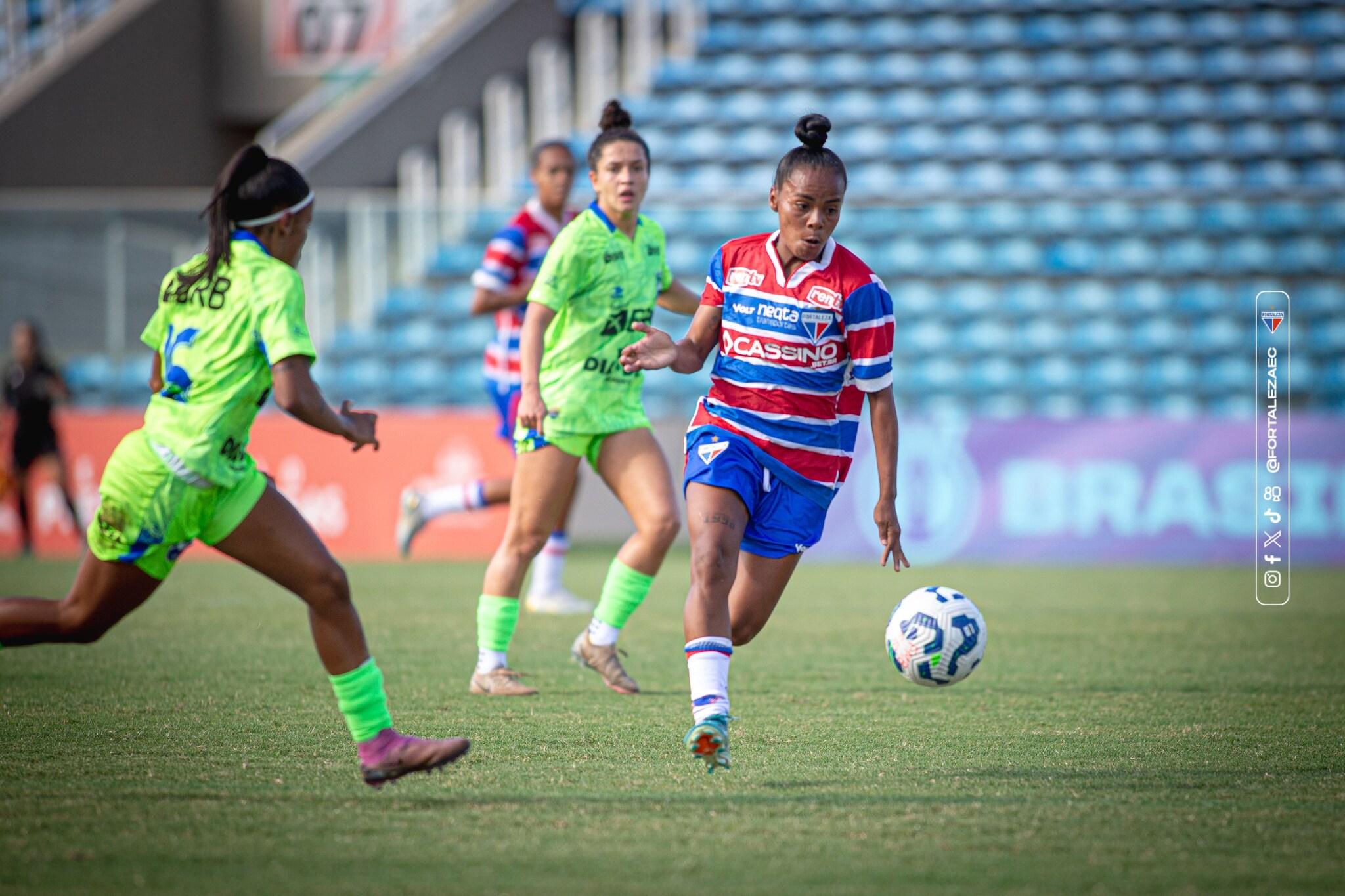 Fortaleza jogando contra o Minas Brasília no PV