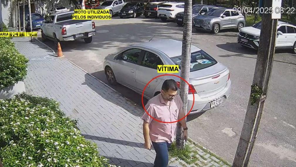 Foto de instantes antes do assassinato do empresário Vinícius Cunha Batista, no bairro Luciano Cavalcante, em Fortaleza, ocorrido no dia 30 de abril deste ano