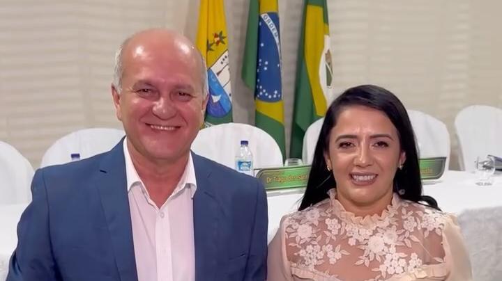 Prefeito e vice-prefeita de Barroquinha durante a cerimônia de diplomação dos eleitos em 2024