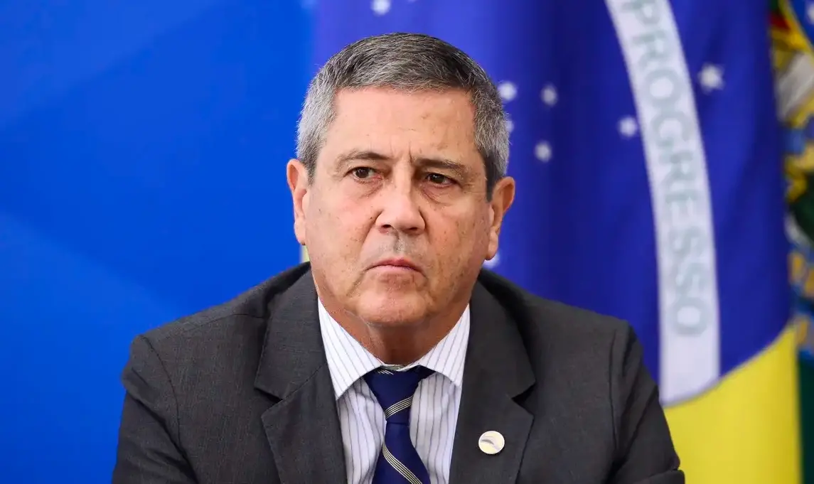 Moraes dá prazo de 5 dias para PGR explicar soltura de Braga Netto