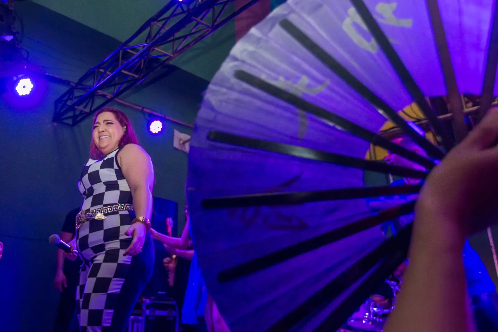 Suzy se apresentou para casa cheia e animada no último sábado (5)