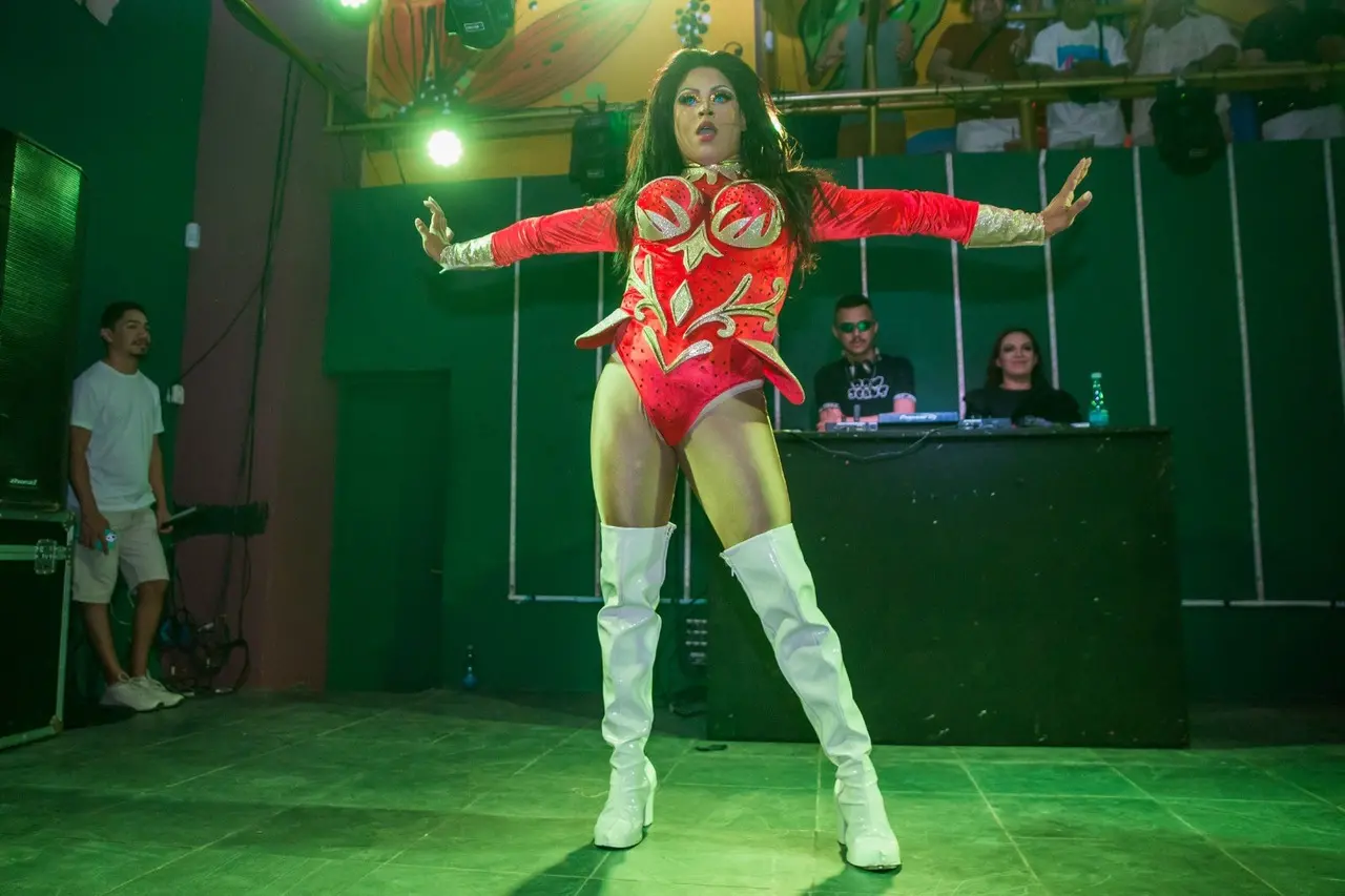 Dafny Williams é uma das artistas de destaque do bate-cabelo cearense