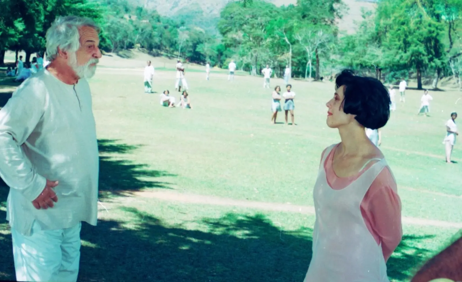 Diná no Nosso Lar. Personagem que faz par romântico com Otávio na novela A Viagem