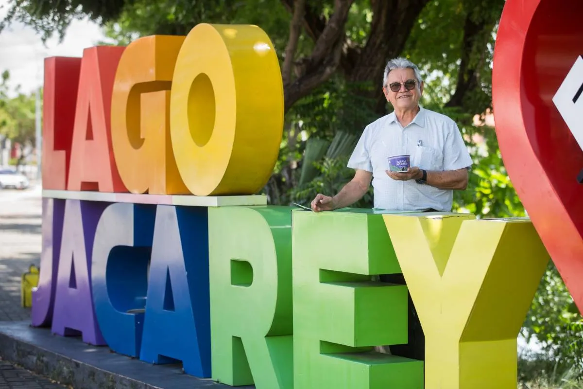 João Batista Ximenes, hoje com 72 anos, vendia açaí em uma barraquinha no Lago Jacarey