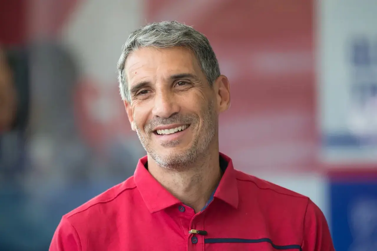 Juan Pablo Vojvoda sorri em momento do Fortaleza