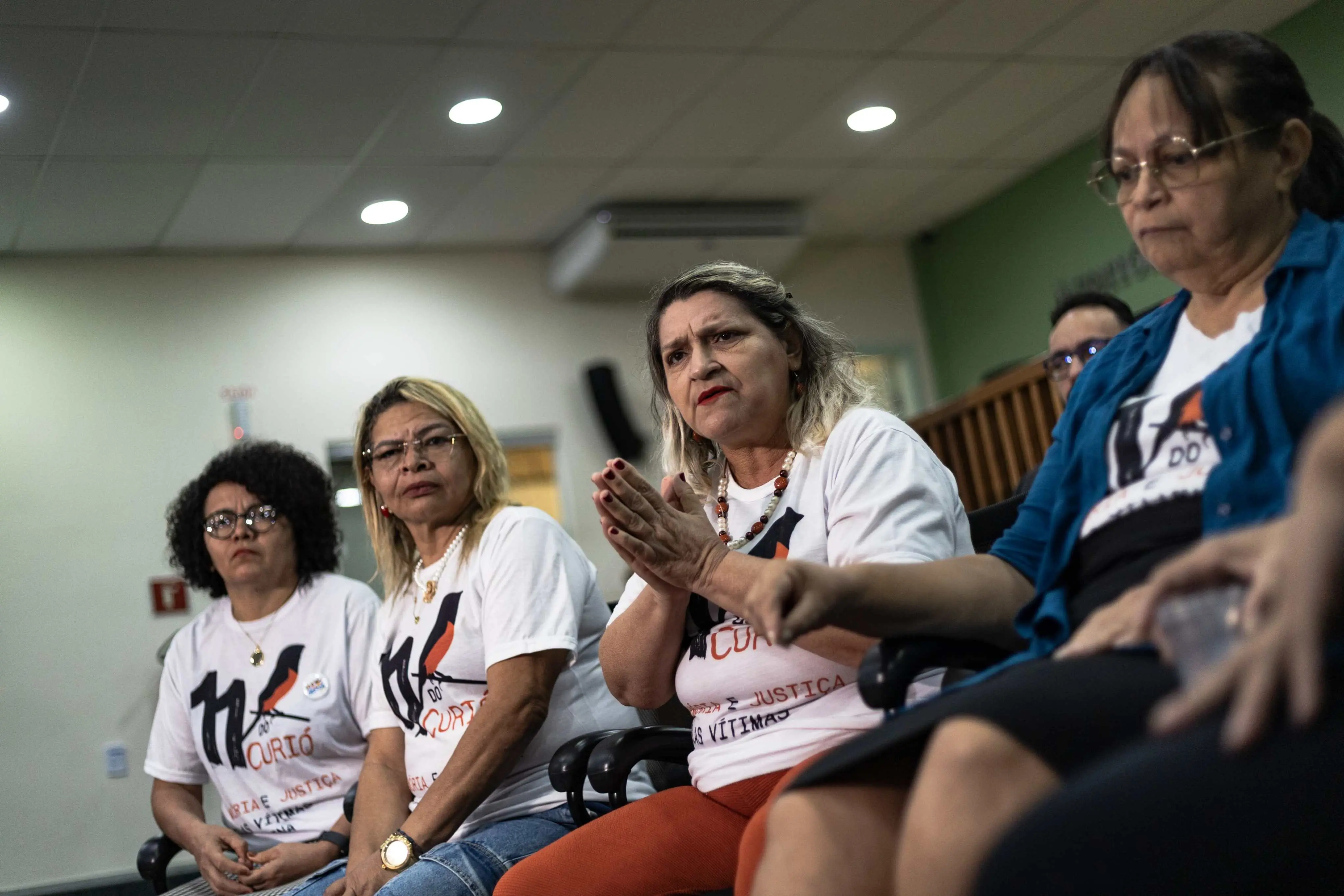 Imagem das mães do Curió em coletiva de imprensa realizada na manhã desta terça-feira (15)