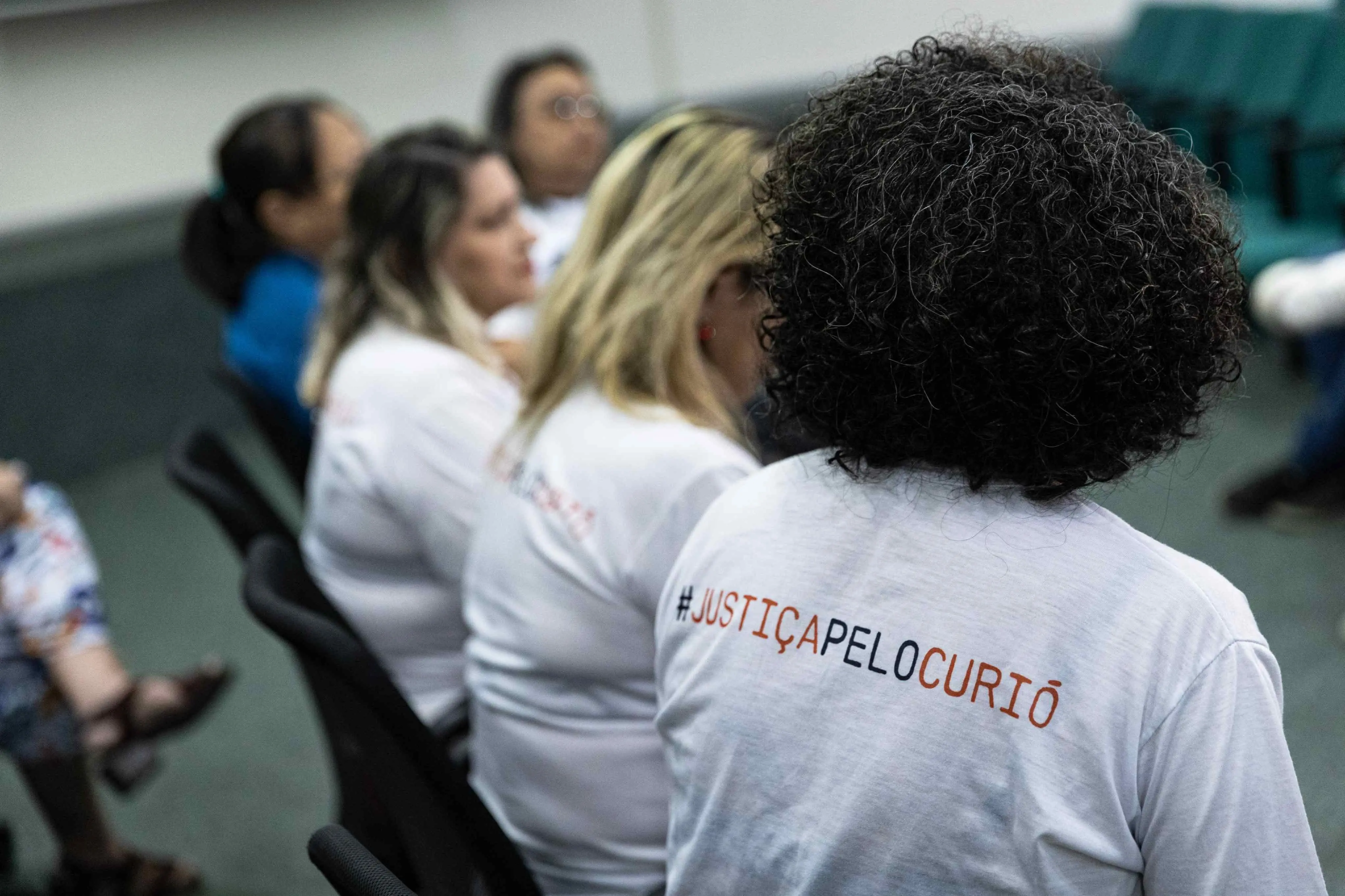 Imagem das mães do Curió em coletiva de imprensa realizada na manhã desta terça-feira (15)