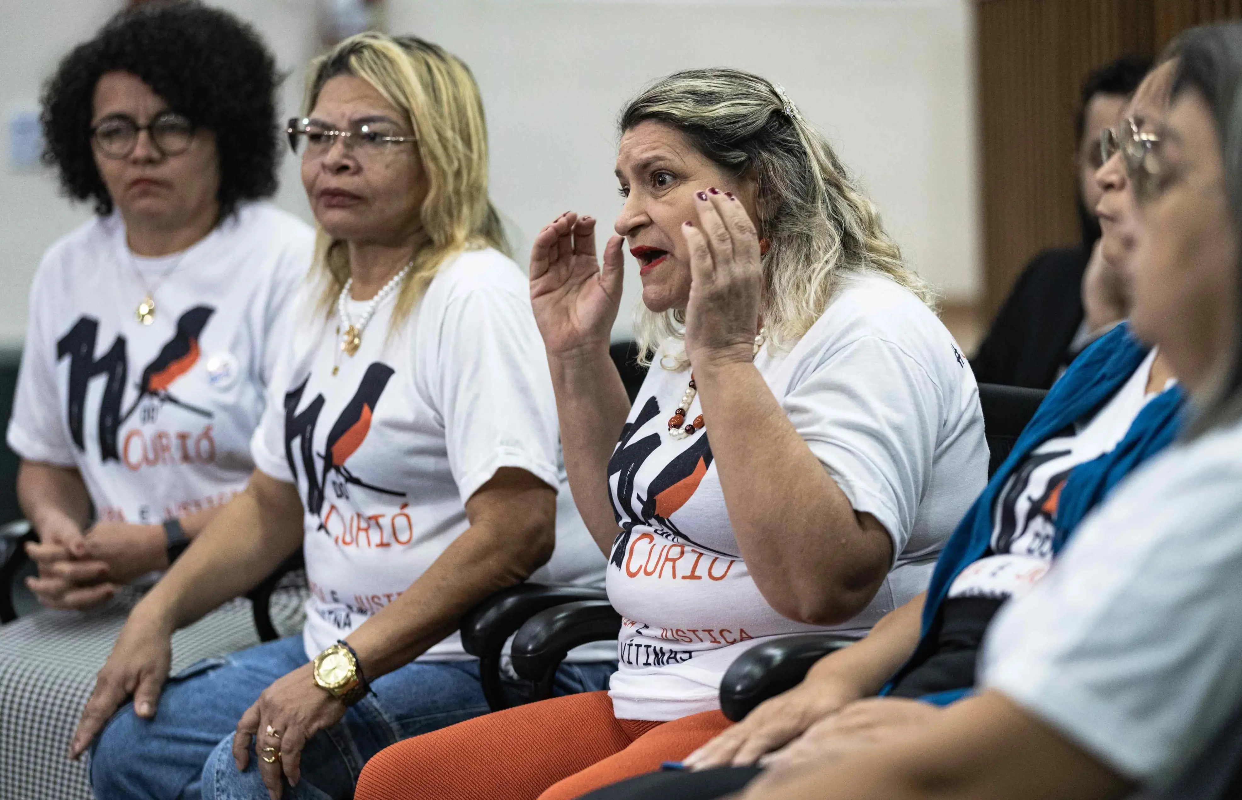 Imagem das mães do Curió em coletiva de imprensa realizada na manhã desta terça-feira (15)