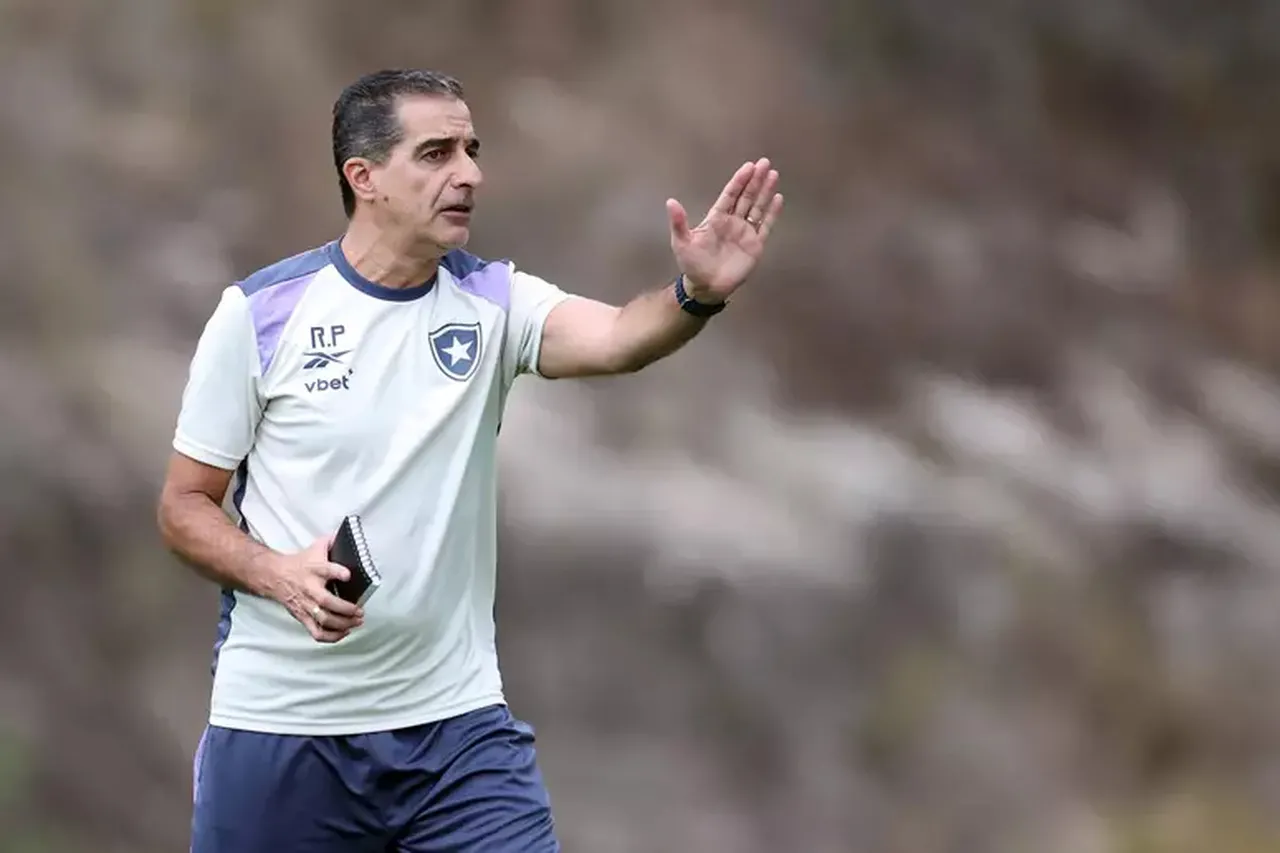 Renato Paiva foi demitido do Botafogo após eliminação na Copa do Mundo de Clubes da Fifa