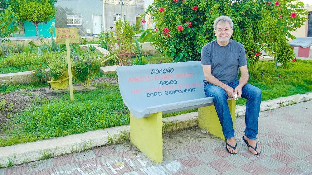 Saraiva Júnior é escritor