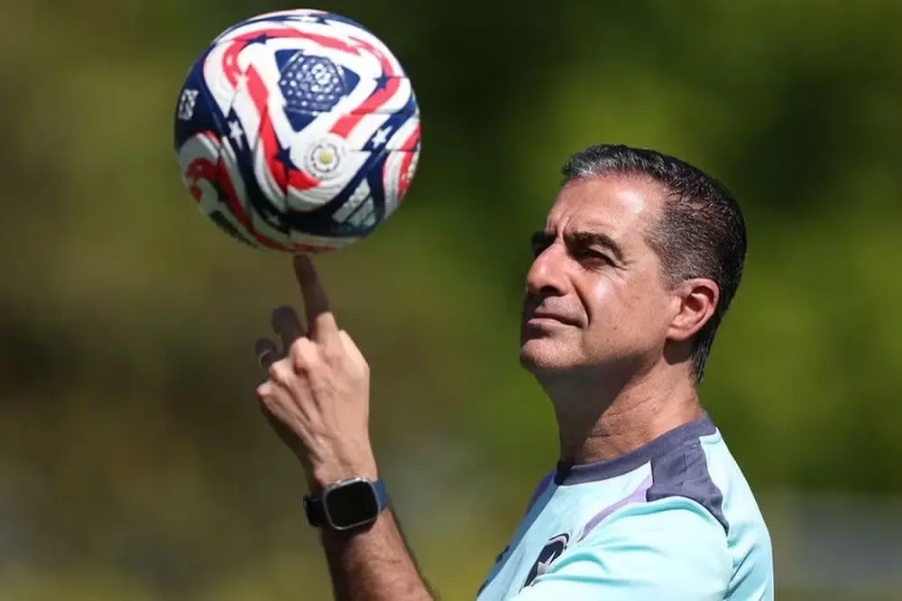 Renato Paiva em ação pelo Botafogo