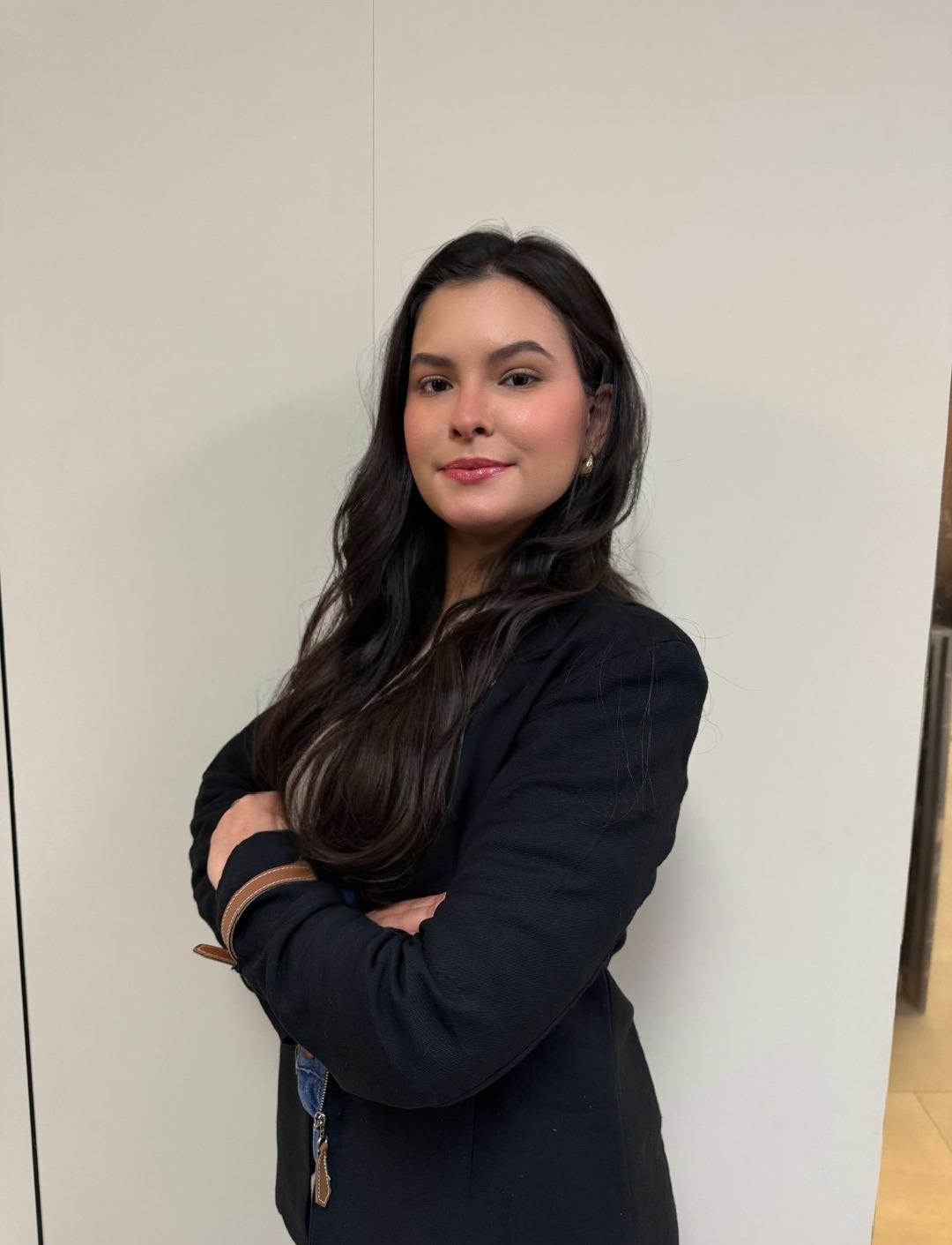 Isabela de Oliveira é advogada