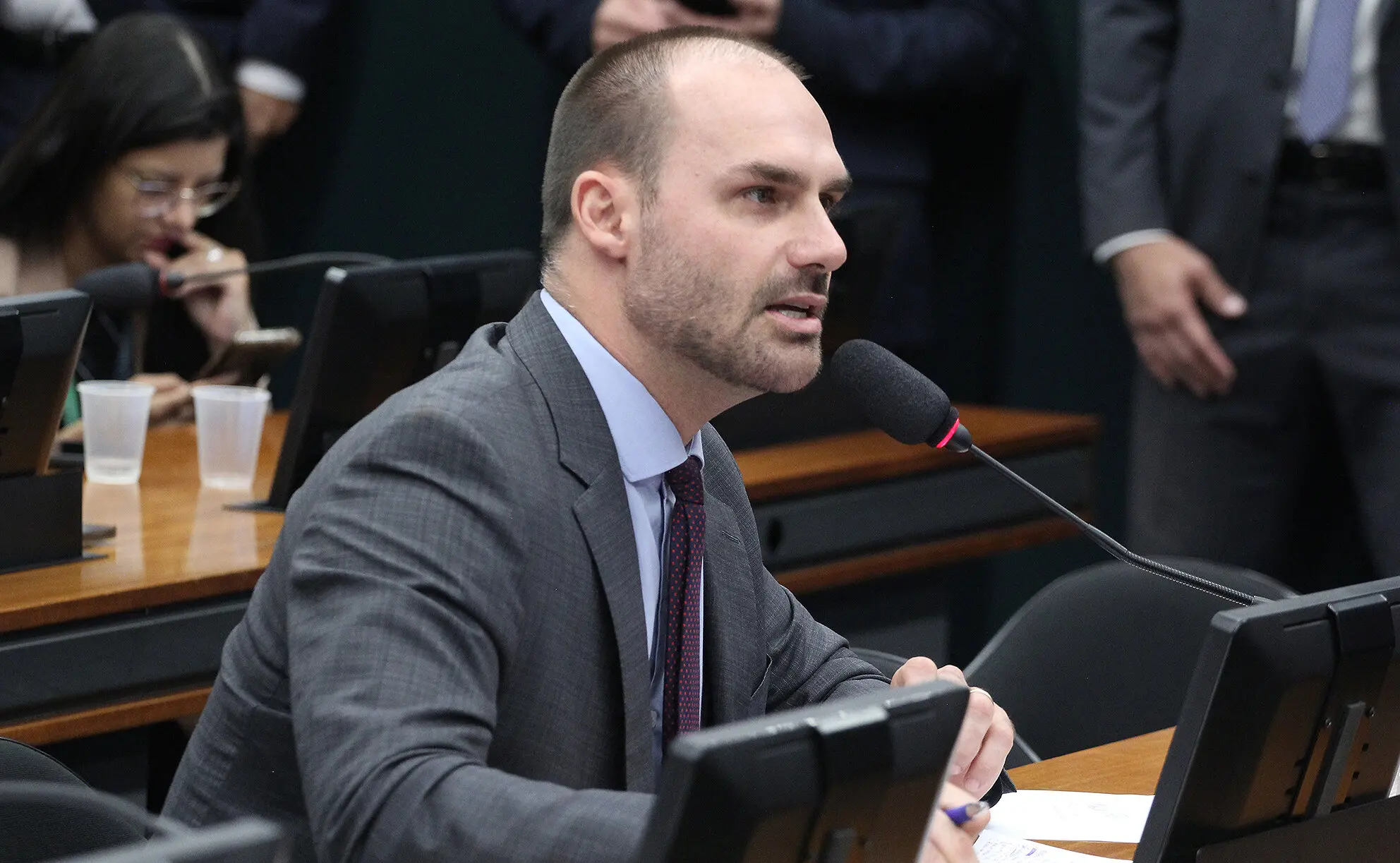 Eduardo Bolsonaro na Câmara dos Deputados, durante reunião de comissão