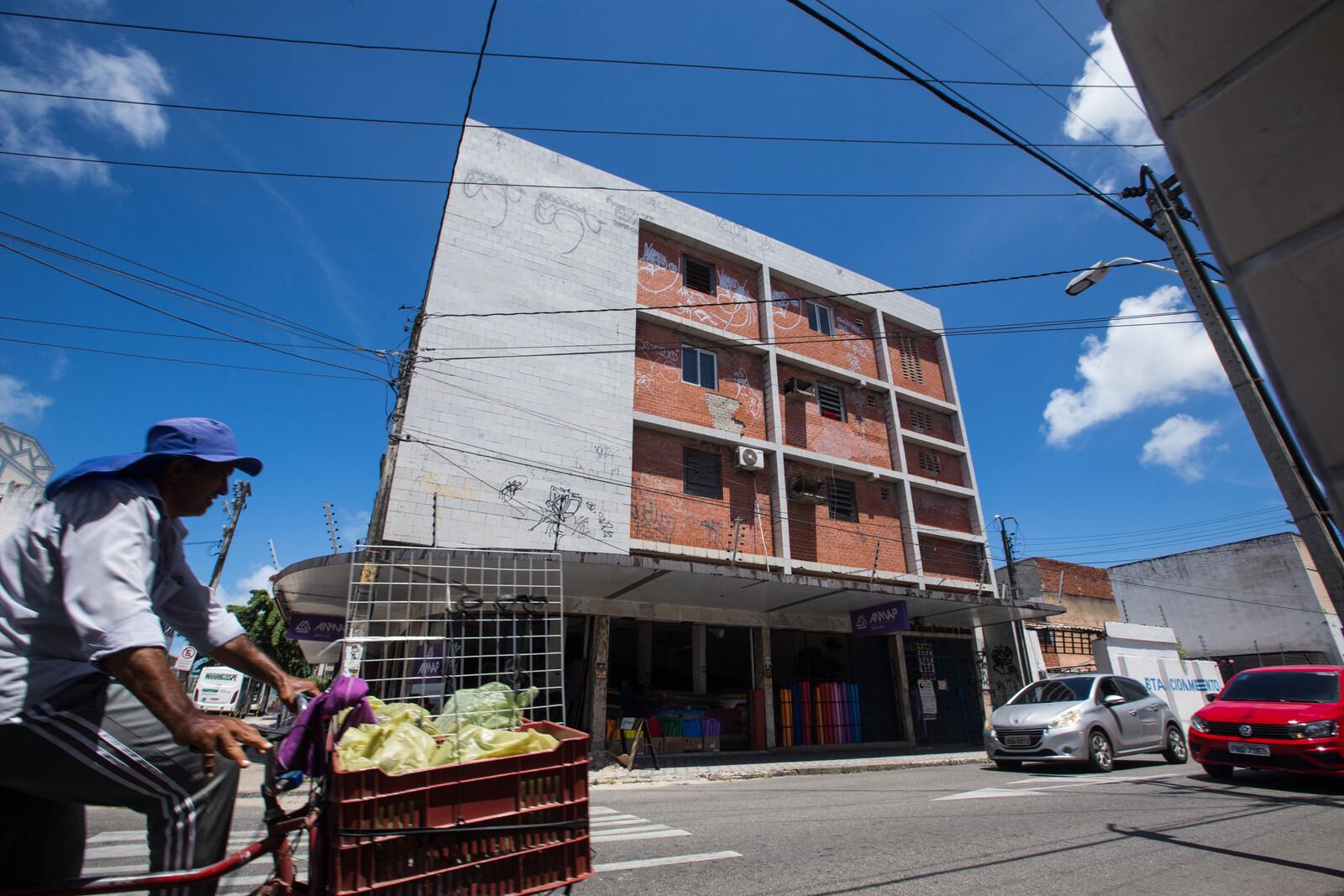 Imóvel de três andares sem uso no Centro de Fortaleza
