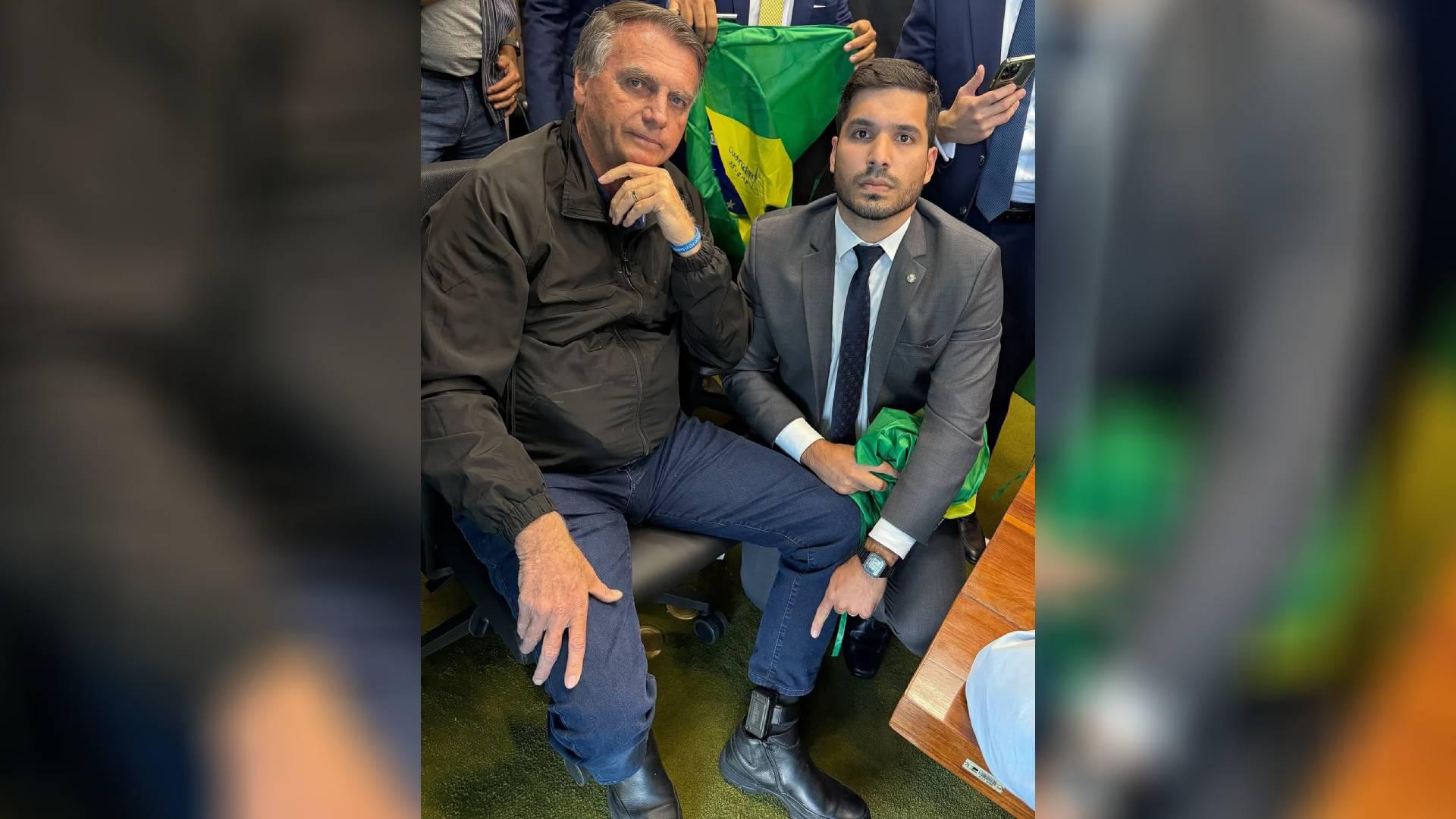 André Fernandes ao lado de Jair Bolsonaro