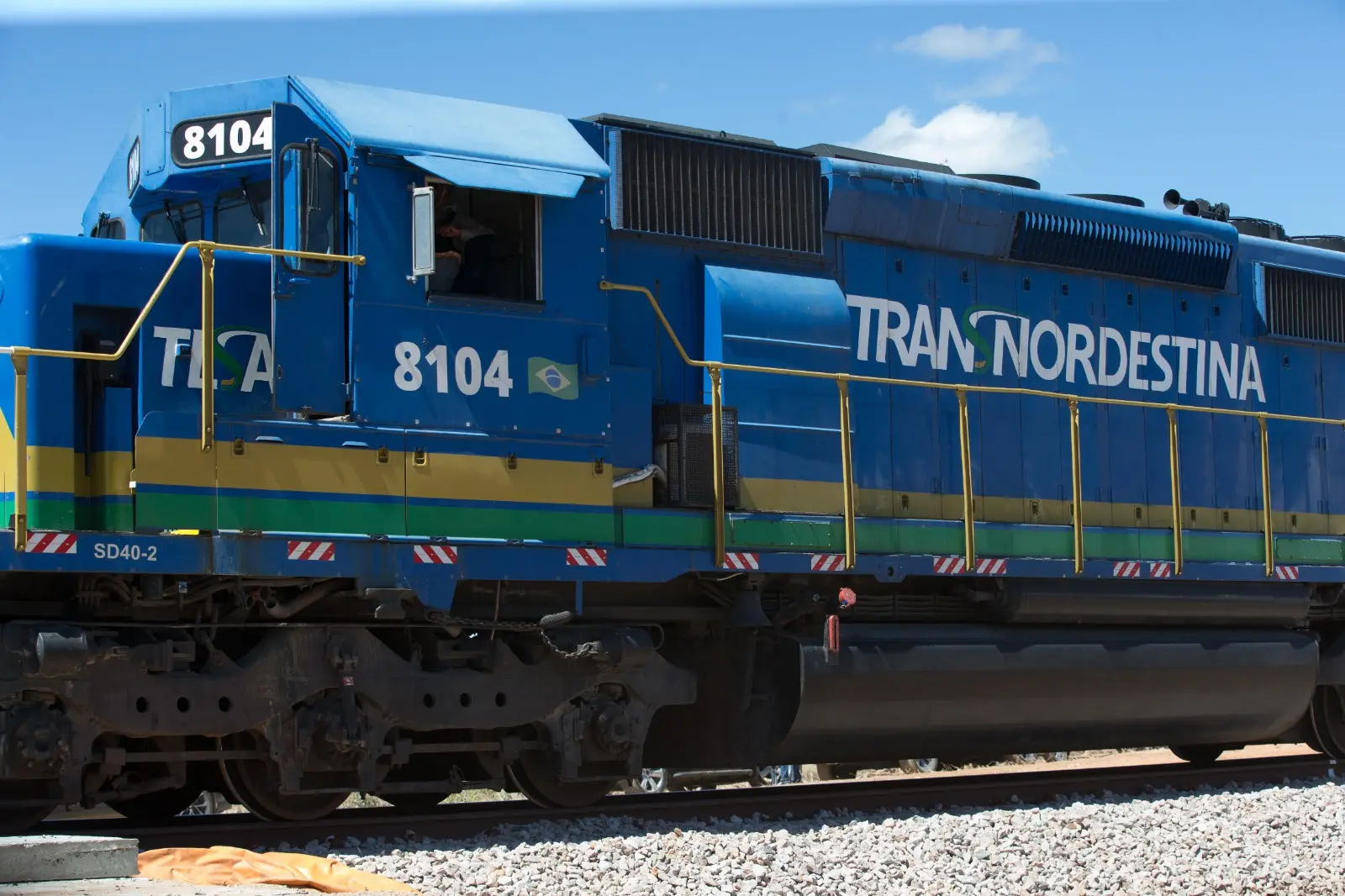 Foto que contém locomotiva da Ferrovia Transnordestina