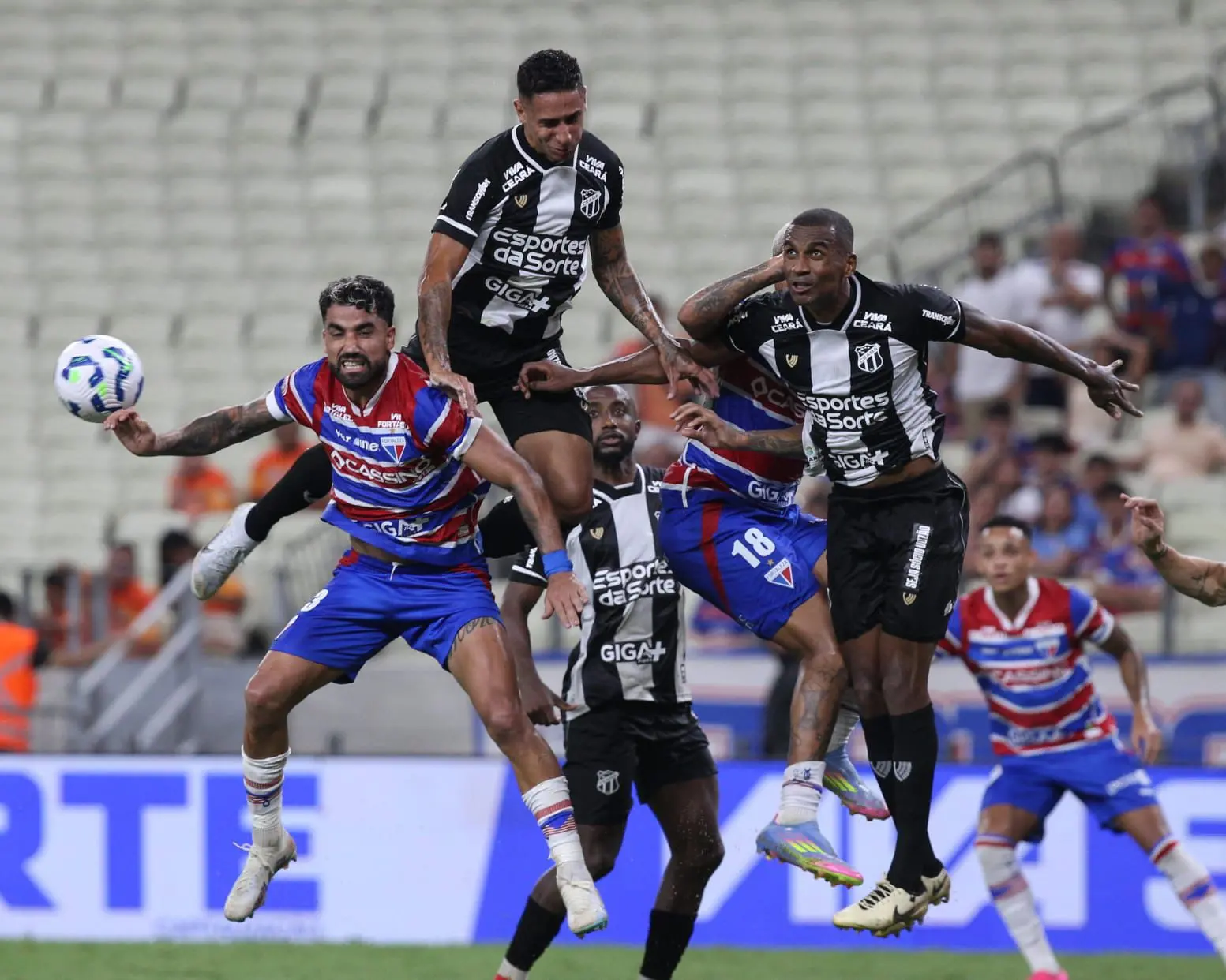 Foto de Ceará x Fortaleza, Clássico-Rei, Campeonato Brasileiro na Arena Castelão