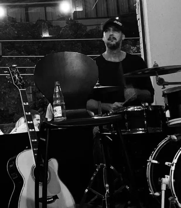 Imagem da notícia Morre Douglas Souza Arruda, baterista do Karametade