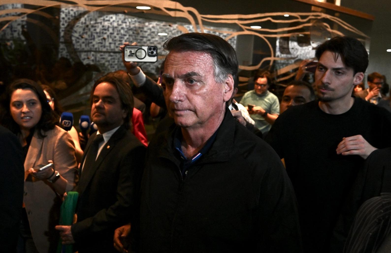 Bolsonaro concede entrevista coletiva à imprensa