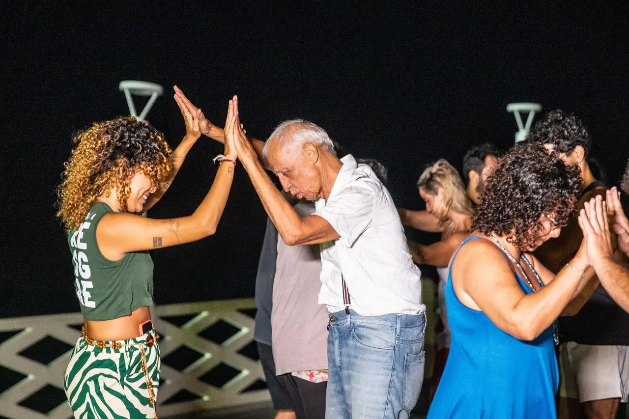 Geraldo frequenta aulas de reggae desde o ano passado