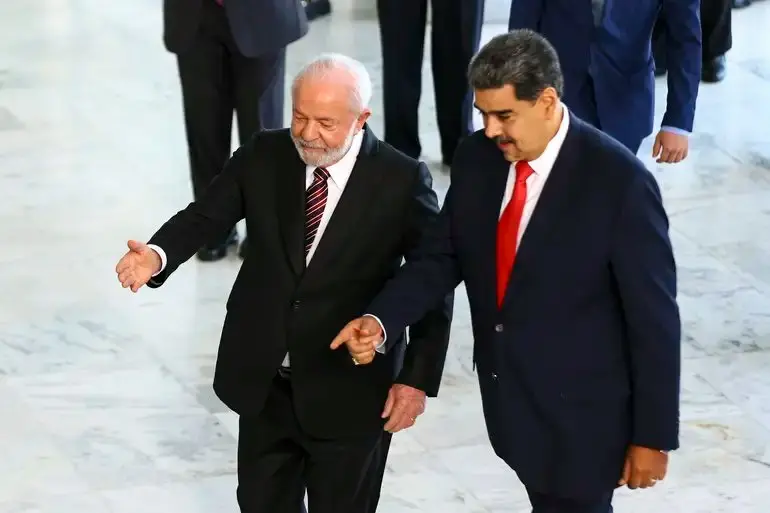 Lula recebe Maduro em visita oficial