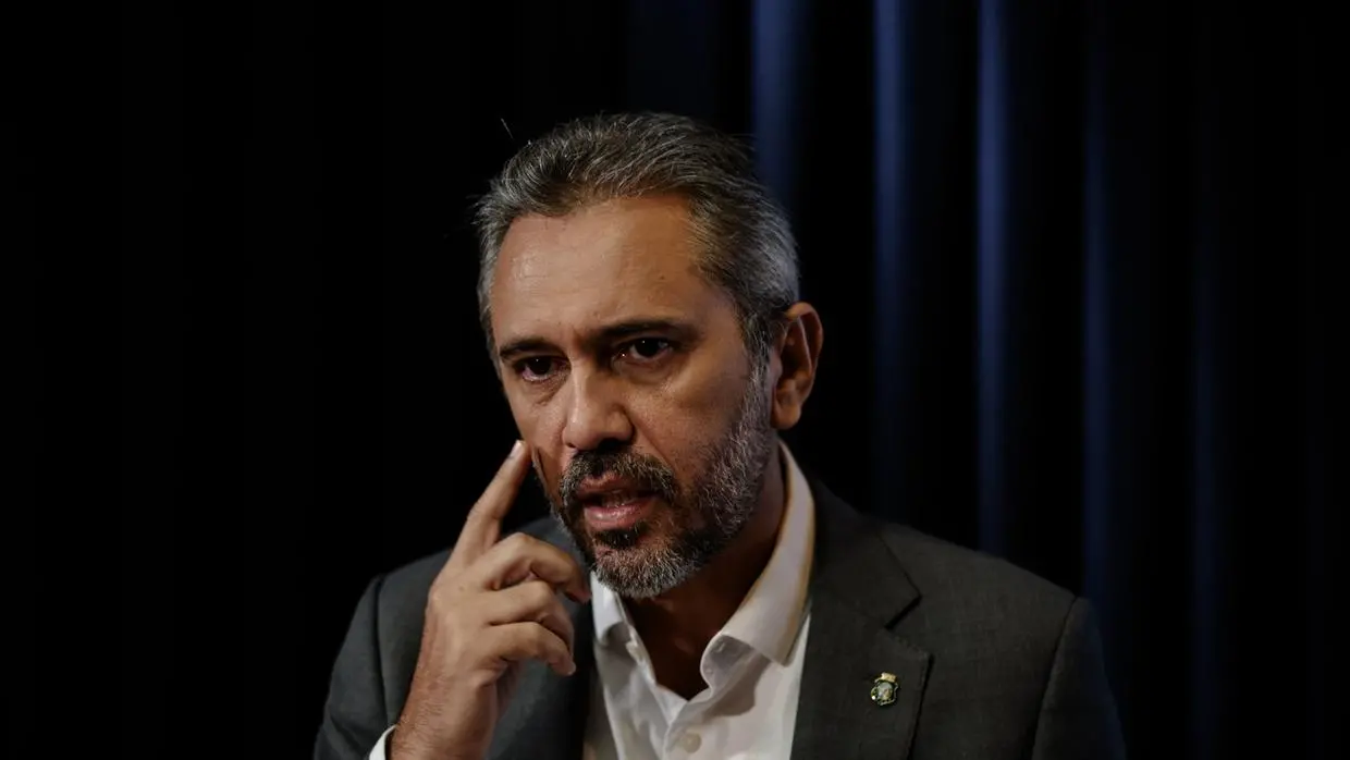 Elmano de Freitas durante entrevista ao Diário do Nordeste