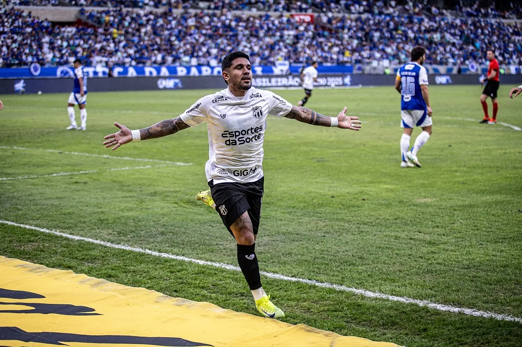 Galeano marcou os dois gols da vitória do Ceará
