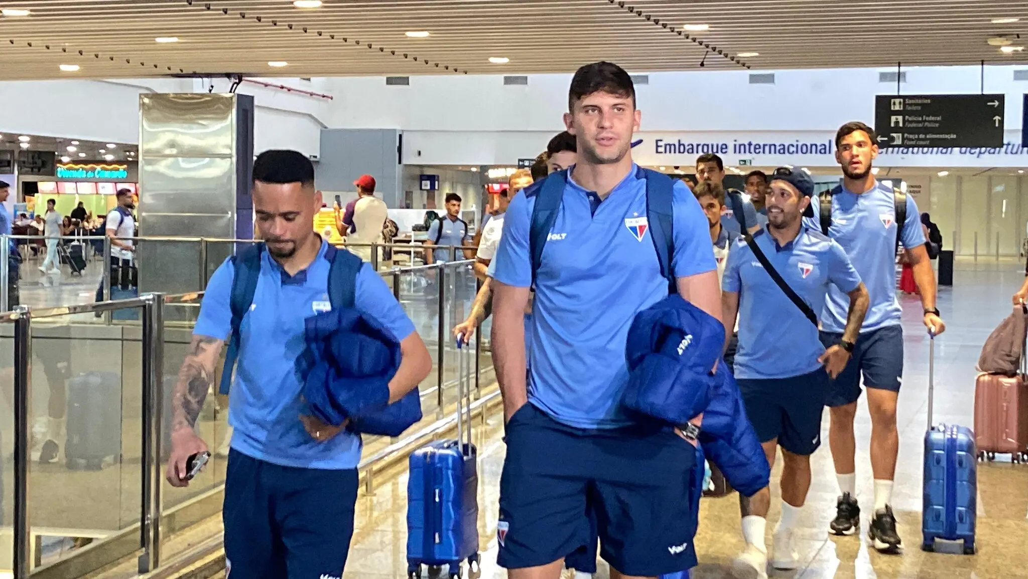 Imagem da notícia: Fortaleza embarca sem Pochettino para enfrentar o Grêmio; veja relacionados