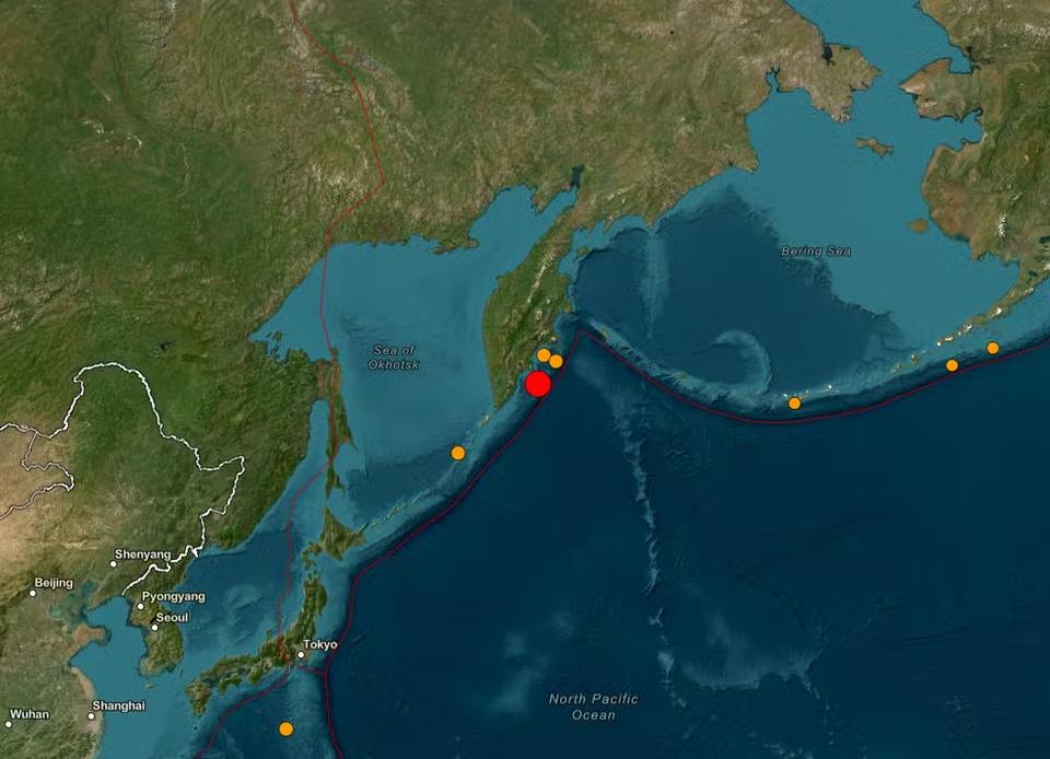 Rússia registra terremoto de magnitude 8 e alerta para risco de tsunami